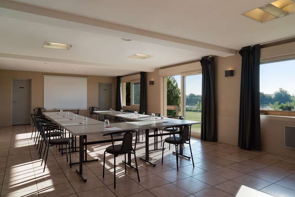 Logis Hotel Restaurant La Vieille Ferme Sance Facilities photo